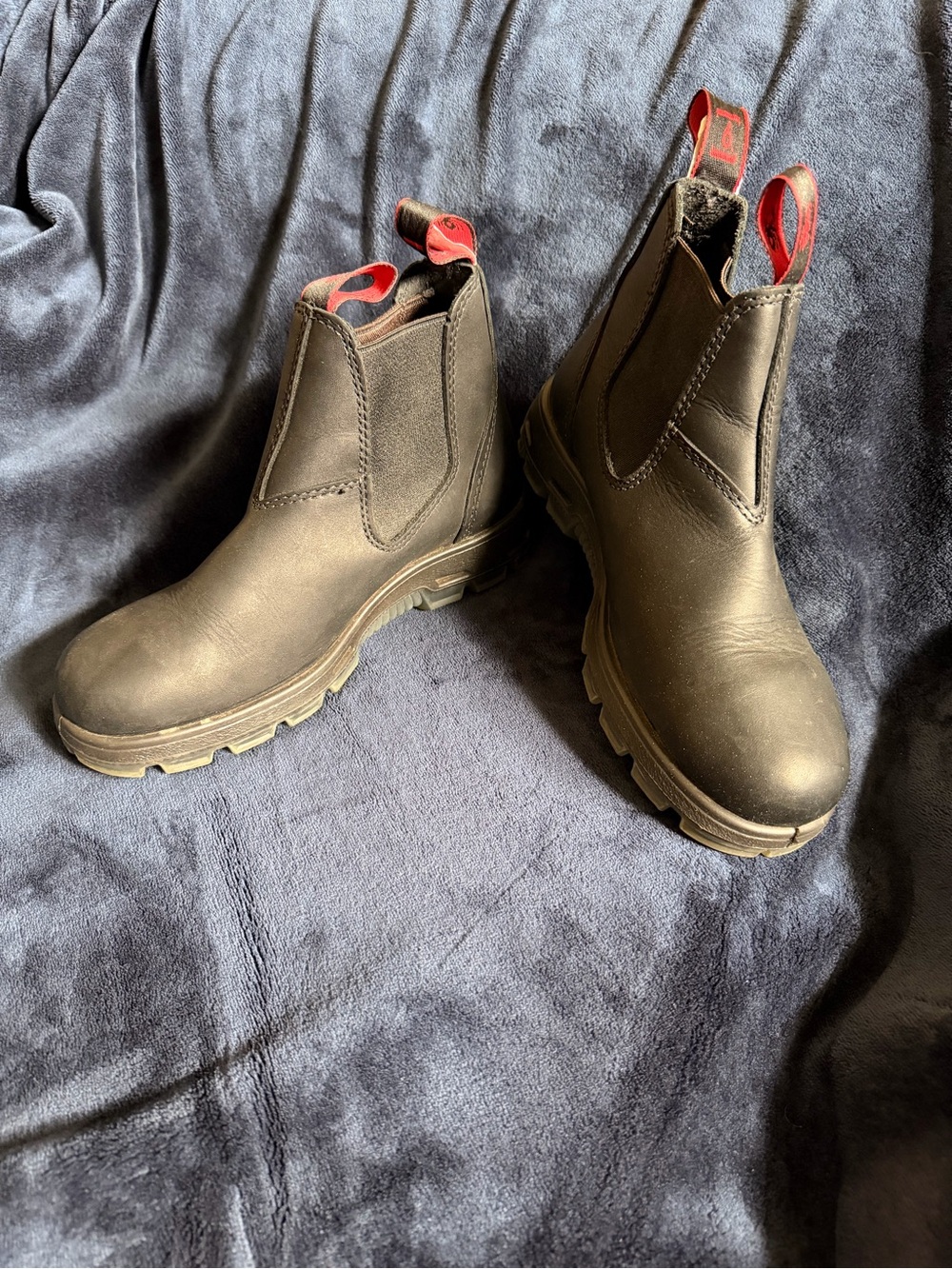 Redback Black Slip-On Work Chelsea Boots with Red Pull Tabs